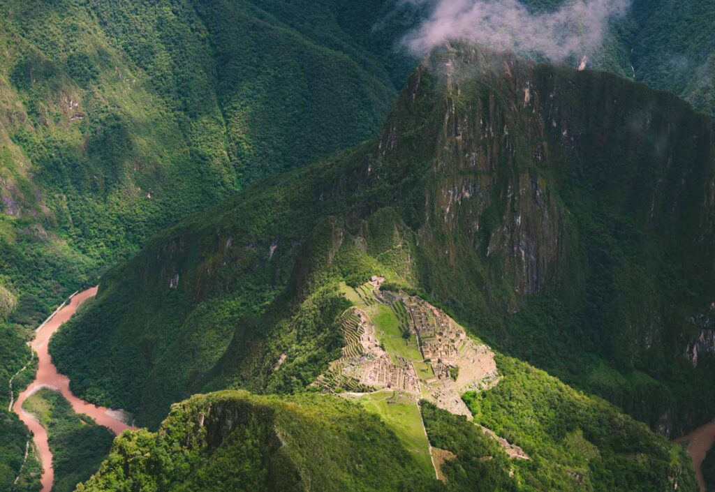 Machu Picchu and river Vilconota